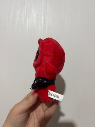 Pupazzo Squid Game rosso