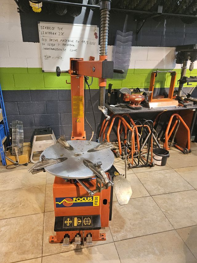 Máquina cambio neumáticos moto