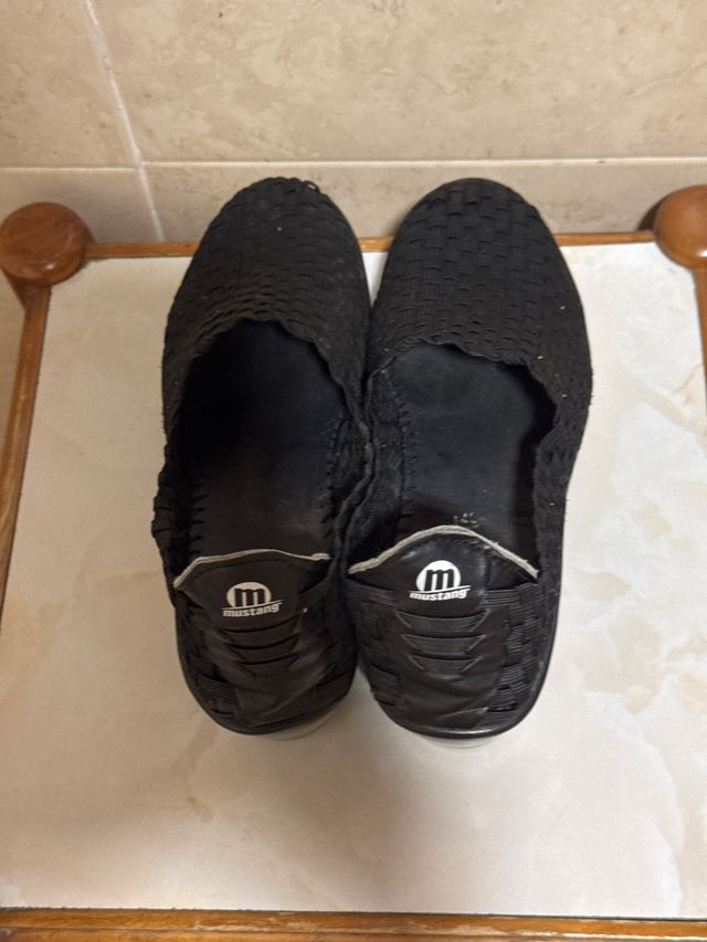 Zapatillas Mustang negras - Cuña