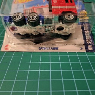 Hot Wheels Optimus Prime 2025