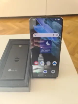 12 cellulari, 8 Samsung, 2 Oppo, 1 Redmi