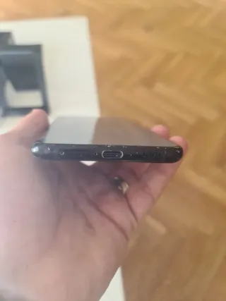 12 cellulari, 8 Samsung, 2 Oppo, 1 Redmi