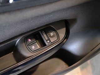 Opel Corsa 1.4 Selective 66kW (90CV)