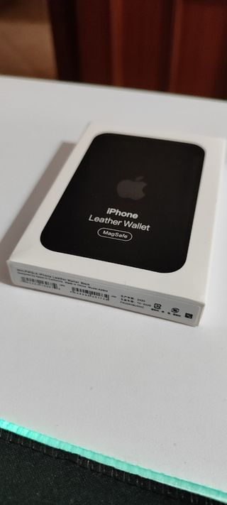 Portafoglio iPhone MagSafe Apple in pelle nero