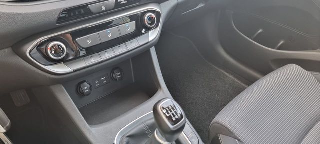 Hyundai i30 1.6CRDi 95CV KLASS 