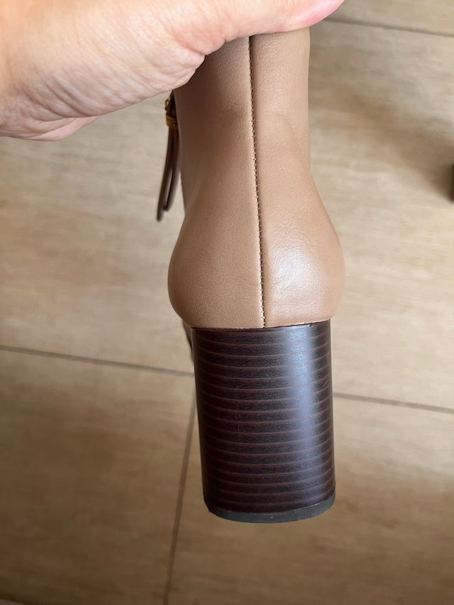 PRIMARK. Botines beige, talla 40