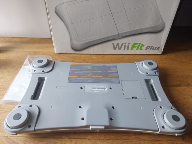 Wii Fit Plus - Nintendo