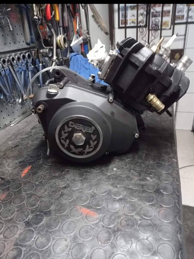 Motor Derbi 74cc restaurado