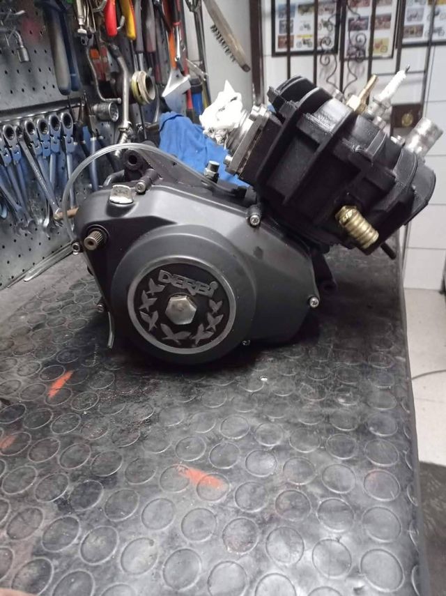 Motor Derbi 74cc restaurado