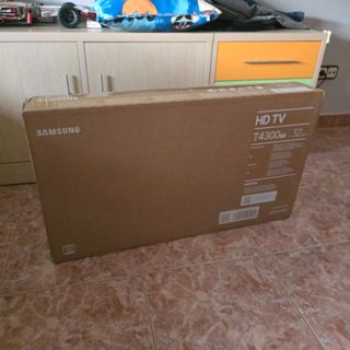 TV Samsung T4300 32" precintada