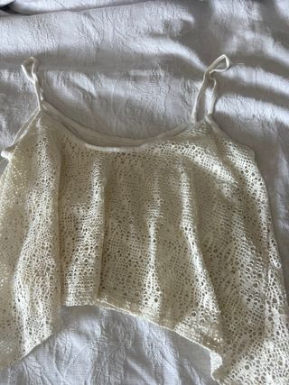 Top beige crochet bershka 