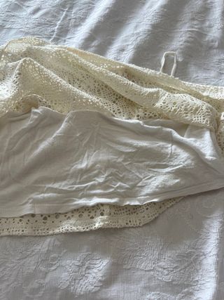 Top beige crochet bershka 