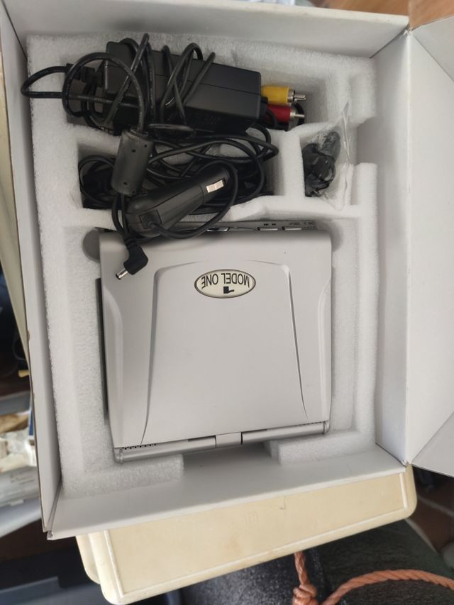 Reproductor DVD Portátil Model One