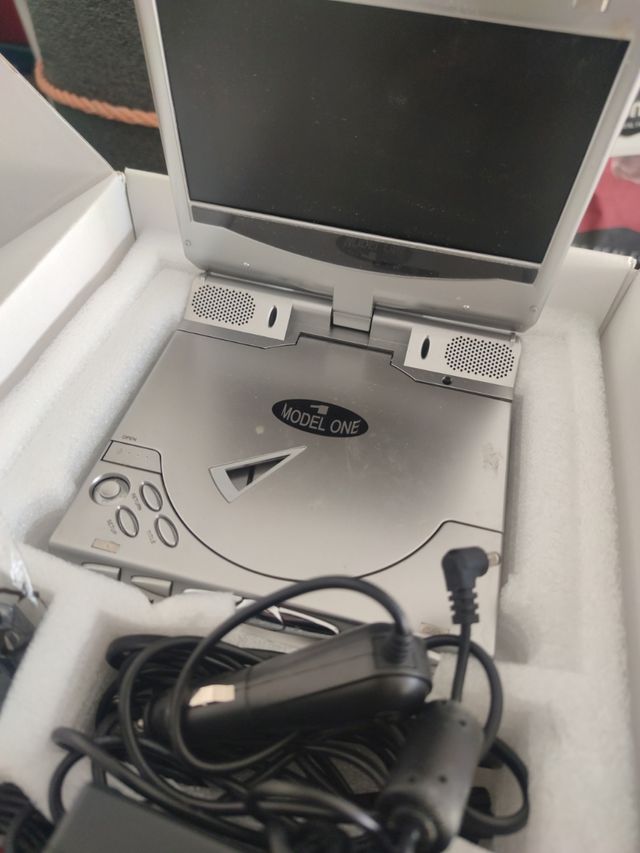 Reproductor DVD Portátil Model One