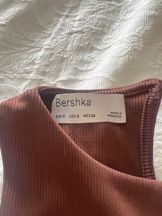 Top Bershka asimétrico Marron