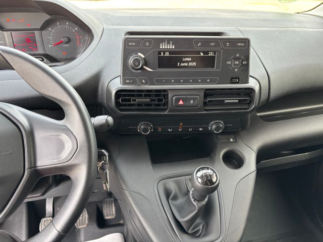 PEUGEOT Partner Pro Standard 600kg BlueHDi 73kW