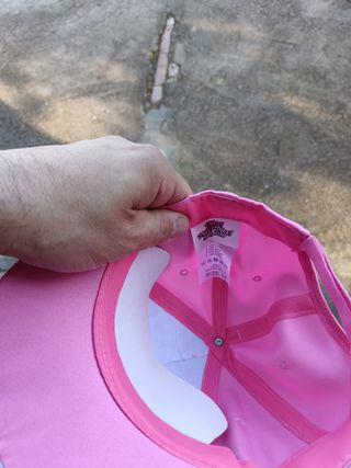 Cappellino Na Na Na Surprise bimba