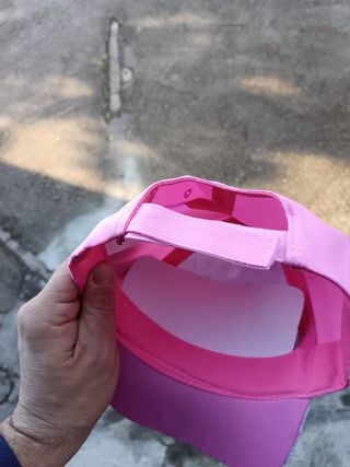 Cappellino Na Na Na Surprise bimba