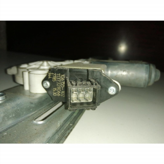Elevalunas trasero derecho Opel Vectra C (