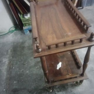 Camarera madera antigua 