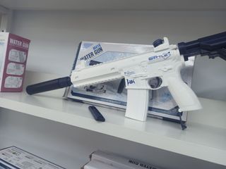 Pistolas agua M416: Blancas y Rosa