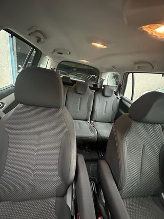 Citroen Grand C4 Picasso 2012