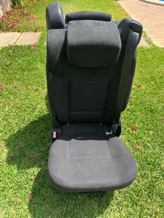 Asientos traseros con cinturón, Isofix y plegables