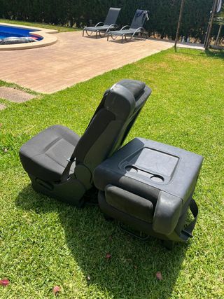 Asientos traseros con cinturón, Isofix y plegables