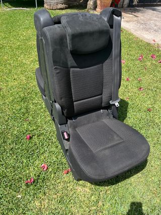 Asientos traseros con cinturón, Isofix y plegables