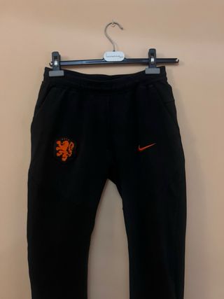 bala de ropa por kilos
8,5€ el kilo
grado A y B