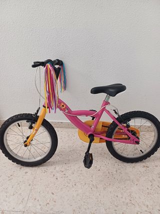 Bici  16" cómo nueva se ve el uso en las ruedas