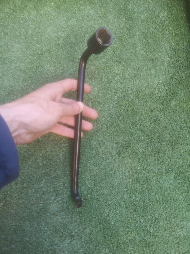Llave de 19 ruedas
