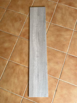 Suelo porcelánico Grey imitación madera