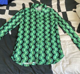 Camisa Stradivarius verde y negra
