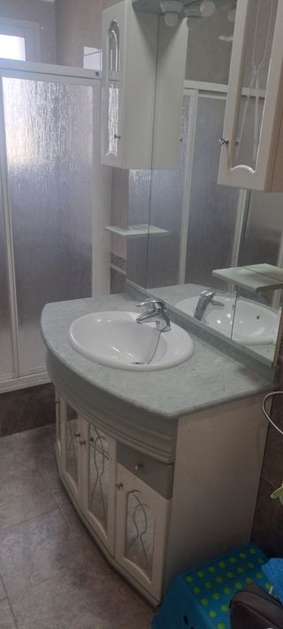 Mueble baño con espejo - Verde y blanco