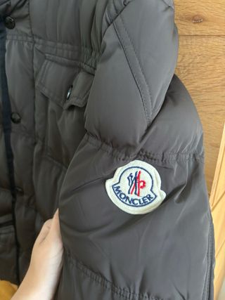 Chaqueta acolchada Moncler marrón