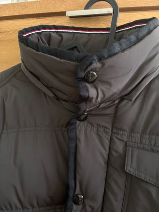 Chaqueta acolchada Moncler marrón