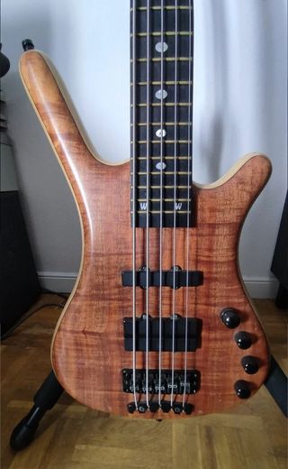 BAJO WARWICK FNA JAZZMAN LTD
2004 5 CORDAS 