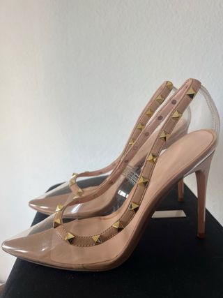 Tacones beige transparentes