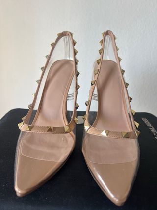 Tacones beige transparentes