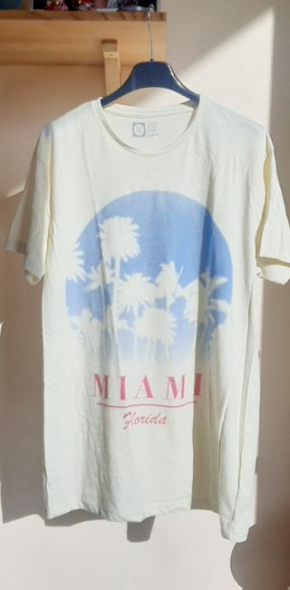 3 Camisetas +1 gratis Pull&Bear - Miami