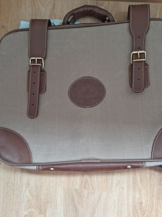 Maleta Vintage SINSAY Beige y marrón.