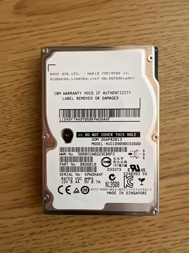 2 HDDs Hitachi SAS 900GB & 600GB
