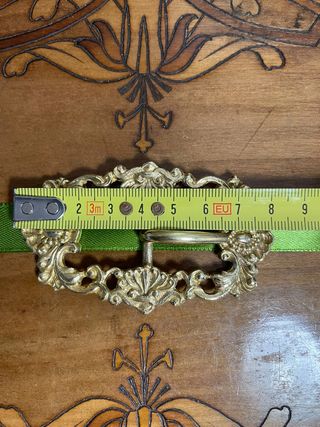 Fibbia decorativa vintage in metallo dorato