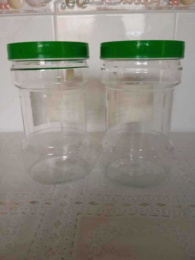 LOTE 2 BOTES PLÁSTICO