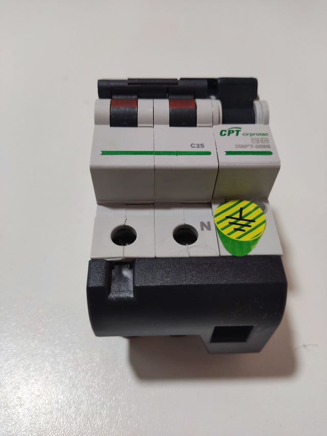 V-CHECK 2MPT mini - Protector Sobretensiones.