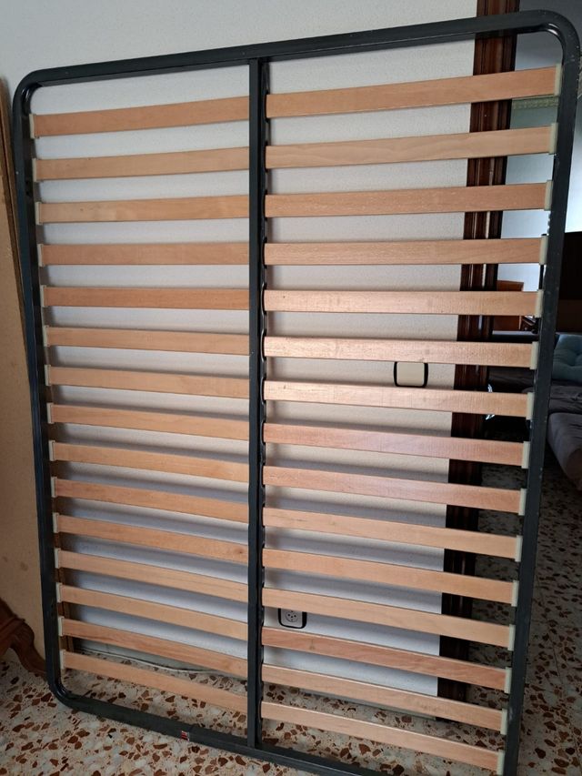  somier de 135 cm en buen estado.  
