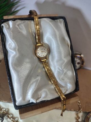 Orologio da Donna ultrasottile in cristallo molto antico