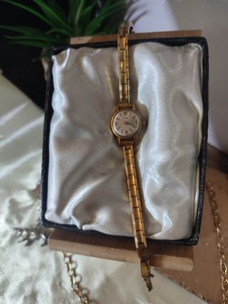 Orologio da Donna ultrasottile in cristallo molto antico