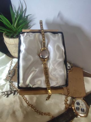 Orologio da Donna ultrasottile in cristallo molto antico